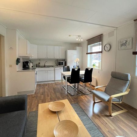 Lassiebyn 10 Entire Apartment With Parking & Kitchen Branäs Екстериор снимка